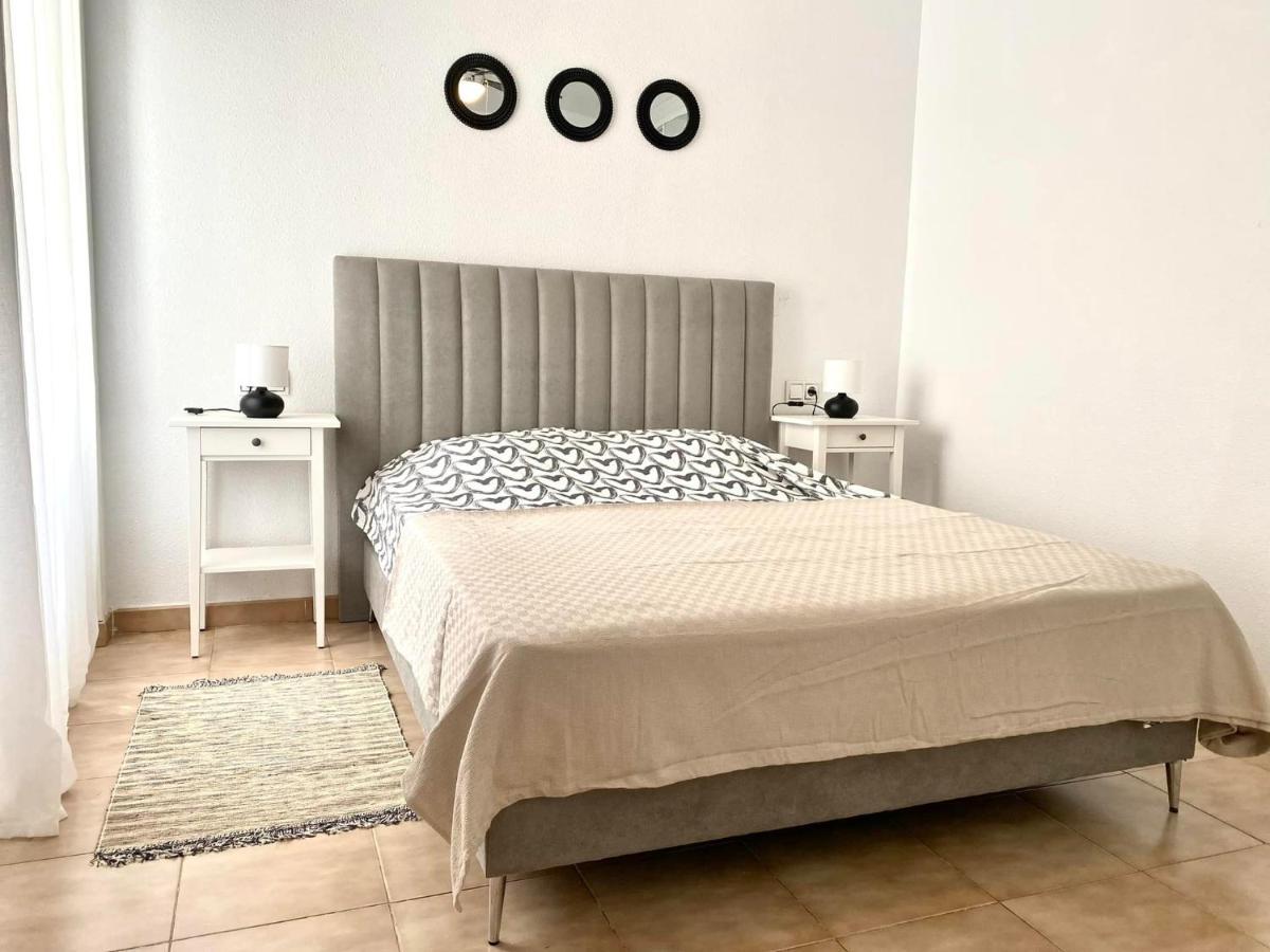 Locos Beach Holiday Apartments Torrevieja Esterno foto