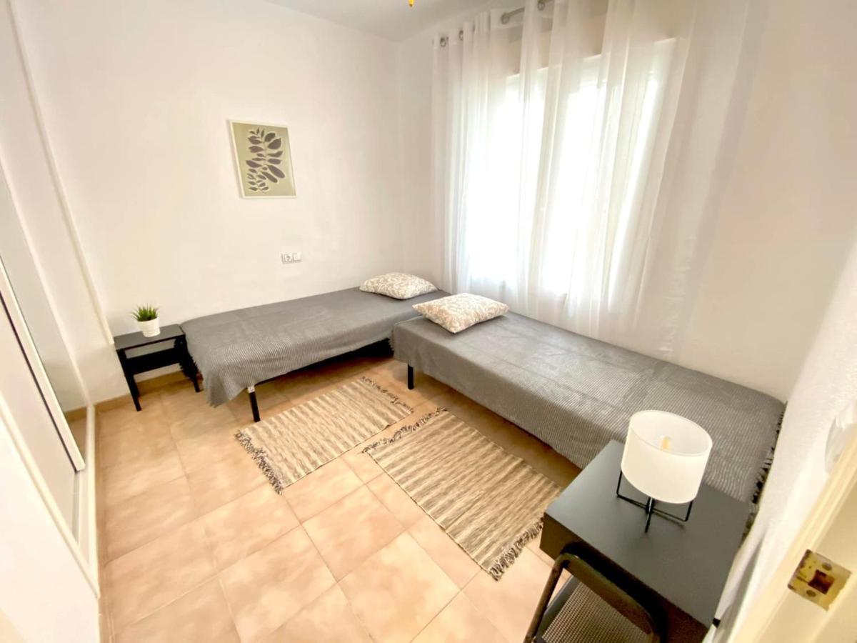 Locos Beach Holiday Apartments Torrevieja Esterno foto